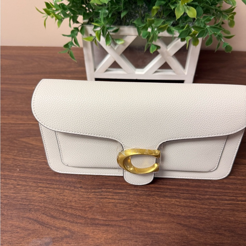 Coach Elegant Cream Leather Crossbody